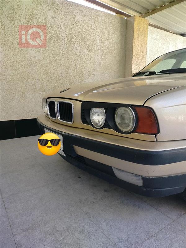 بی ئێم دەبڵیو سیریەس 5 1992  بۆ فرۆشتن لە عێراق - بەسڕا